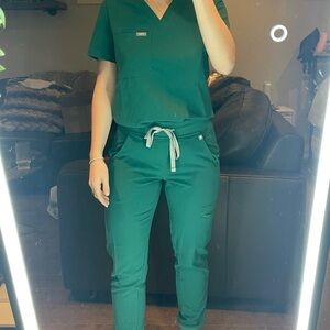 Figs Women's Teal V-Neck Scrub Top